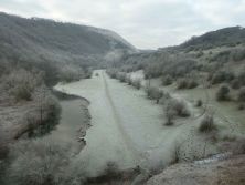 river wye monsal dale from monsal trail at monsal viaduct  derbyshire.jpg